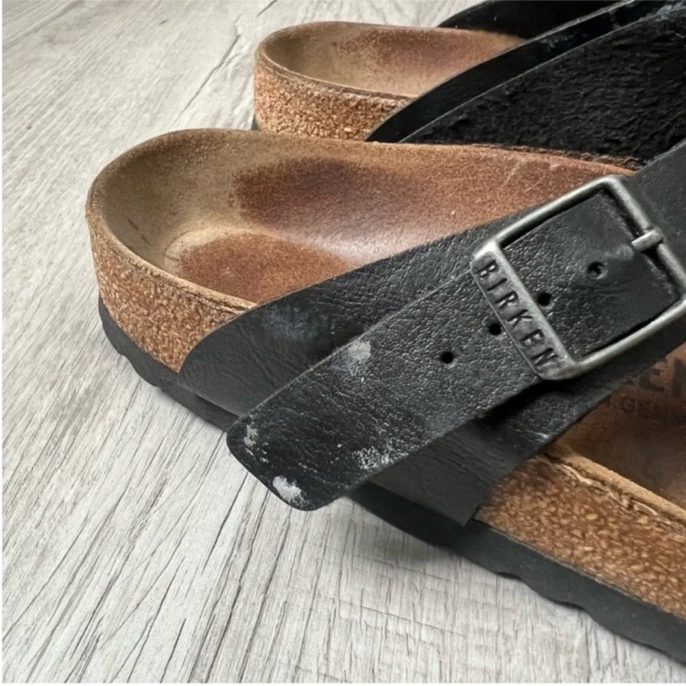BIRKENSTOCK Gizeh Oiled Leather Original Footbed - Black Size 38